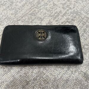 Tory Burch Black Leather Wallet